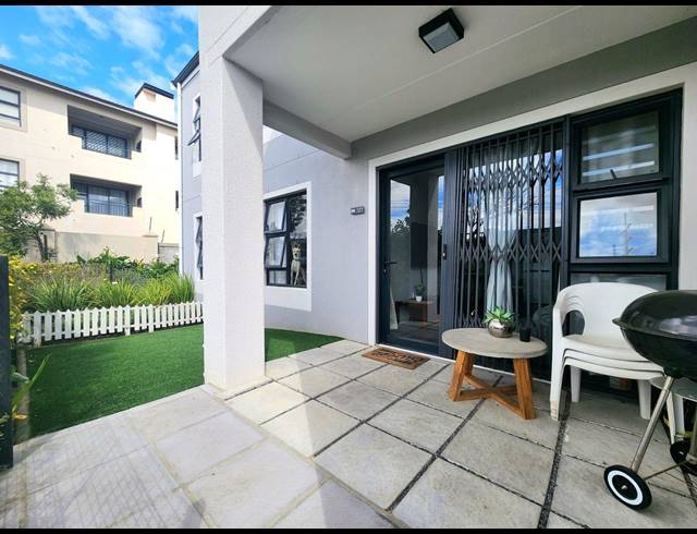 2 BEDROOM APARTMENT TO LET IN BURGUNDY ESTATE